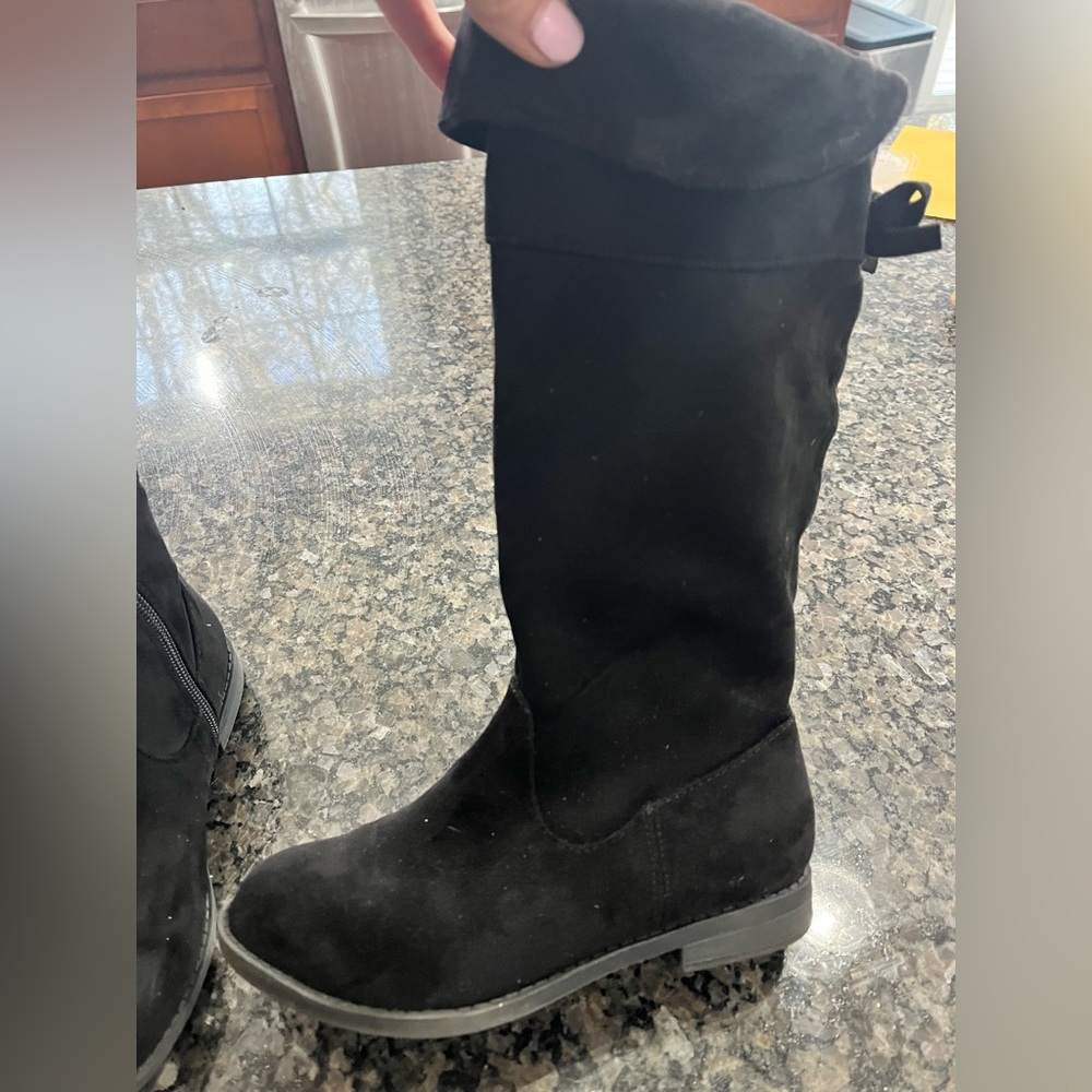 Kid’s tall black boots